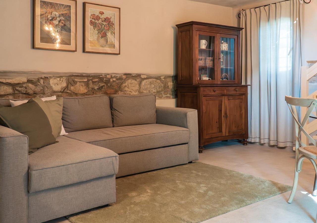 Casale Gambini Apartment Quattro Castella Ngoại thất bức ảnh