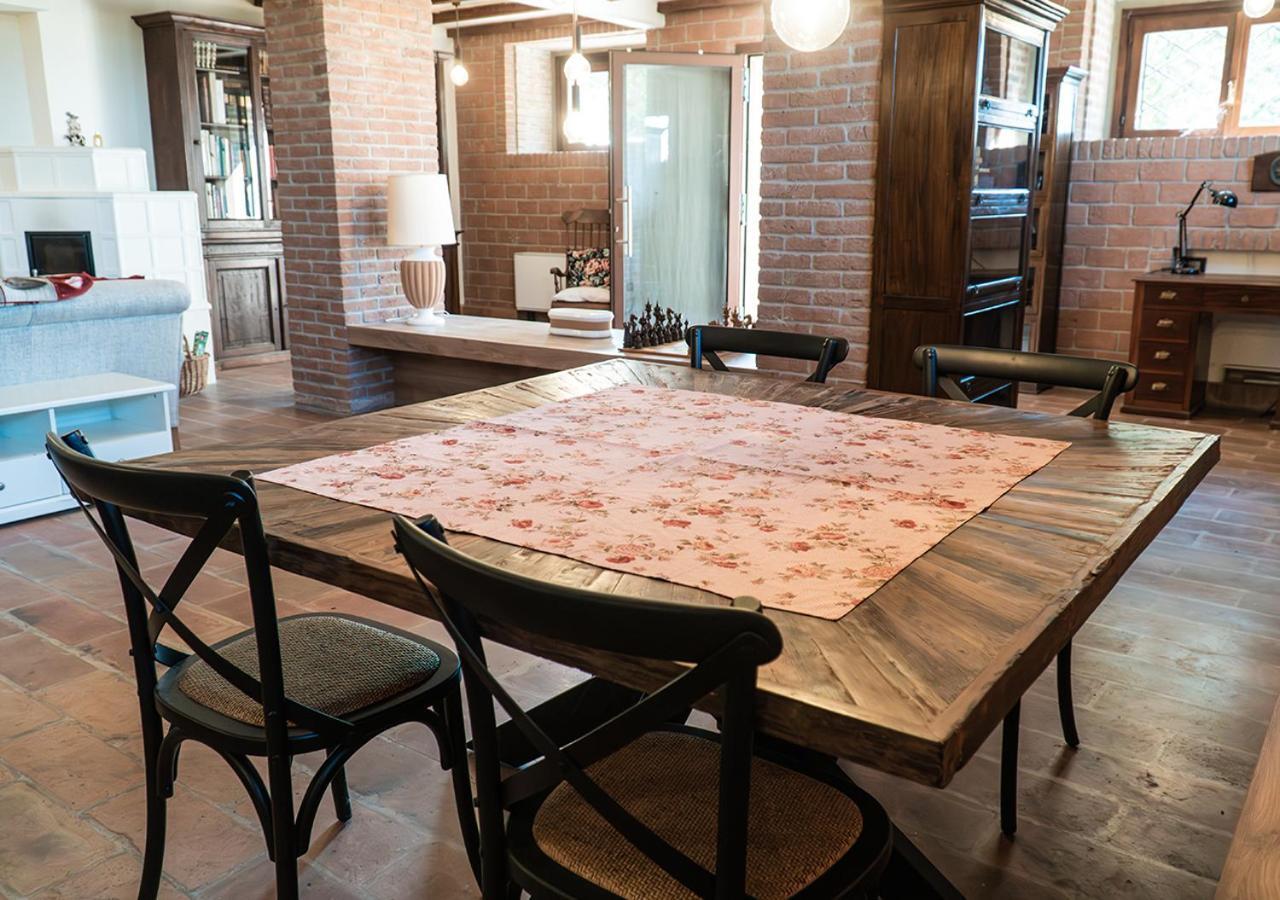 Casale Gambini Apartment Quattro Castella Ngoại thất bức ảnh